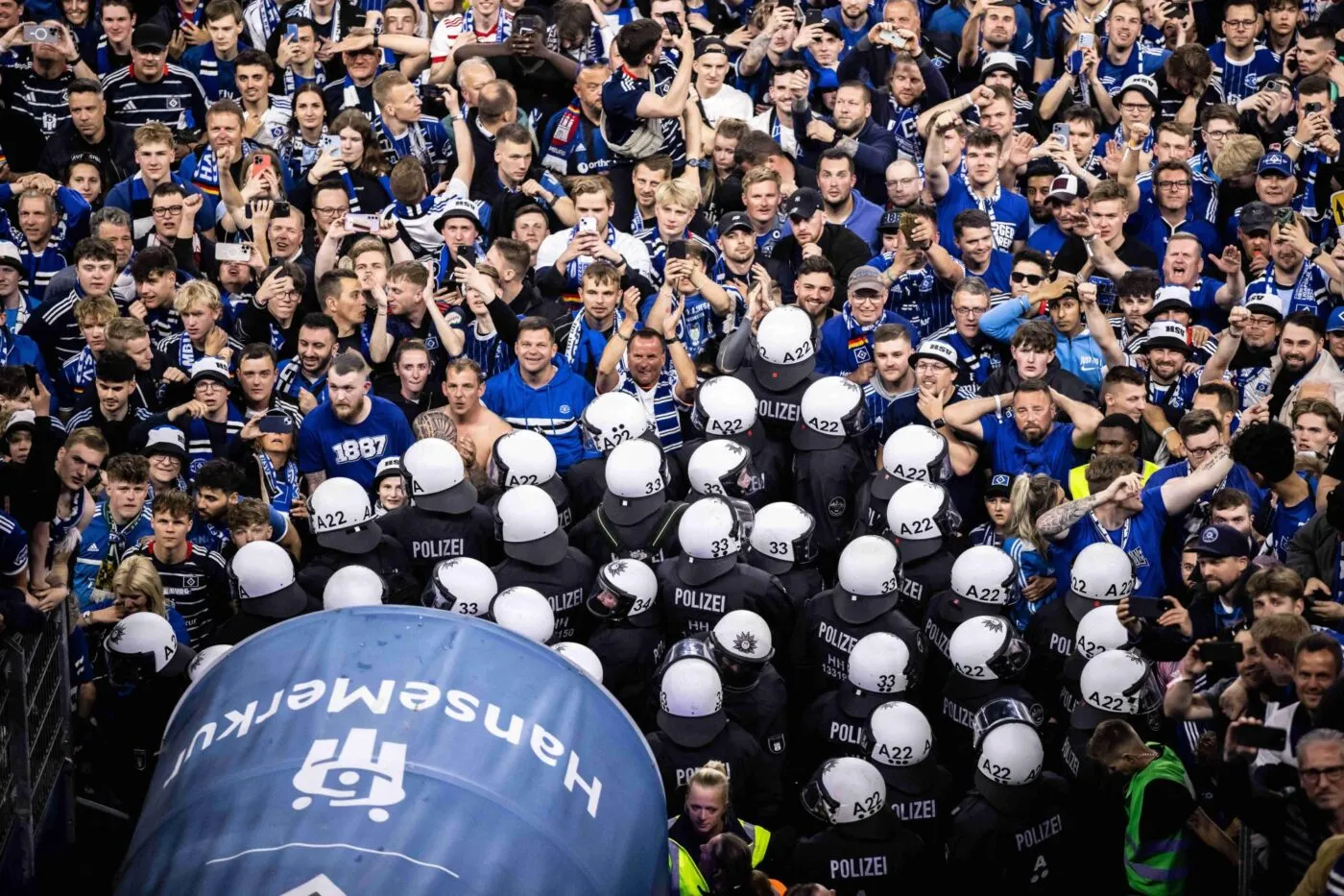 La remontée de Hambourg en Bundesliga marquée par 25 supporters blessés