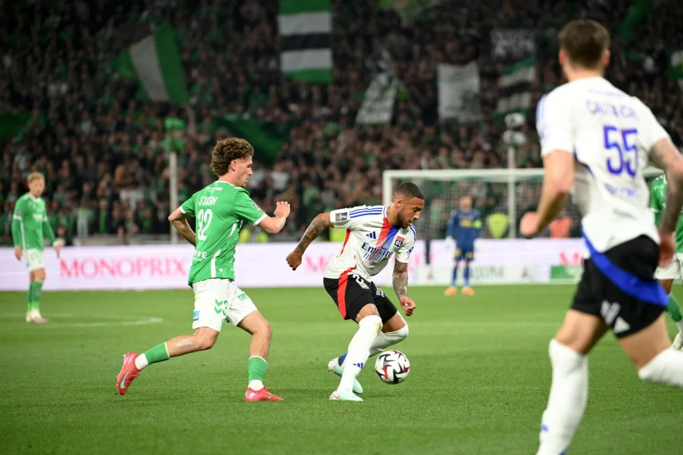 Sondage : Lucas Stassin devait-il finir le derby contre l’OL ?