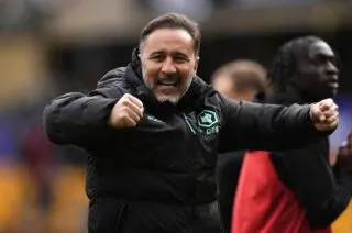 Le coach de Wolverhampton aime fêter les victoires dans les bars avec les fans